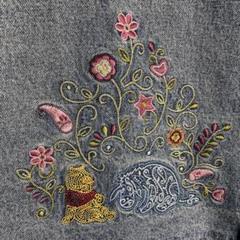 パーティを彩るご馳走や ✮ジャケット デニムジャケット Disney 刺繍 プーさん イーヨー ジャケット・アウター