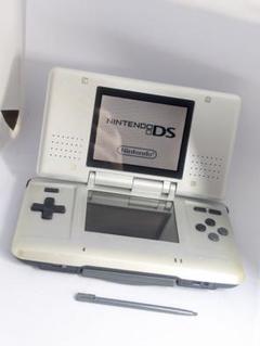 完動品　ニンテンドーDS 本体 シルバー