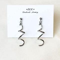 676◆シルバー　ぐるぐる　ロング　シンプル　ハンドメイド　ピアス　イヤリング