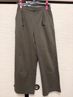 オリーブグリーン ワイドパンツ 前タック