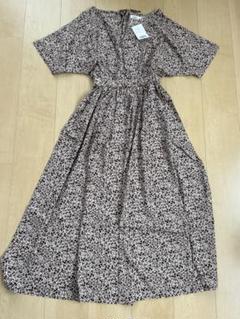 【新品未使用】ペアマノン　花柄 ロングワンピース 半袖