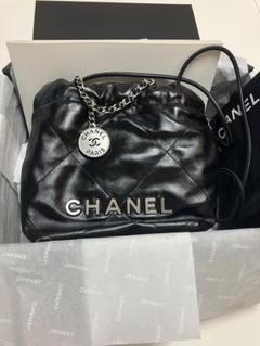 CHANEL 22ミニ　ブラック×シルバー金具