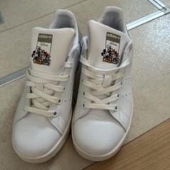 adidas Stan Smith Disneyコラボスニーカーのサムネイル
