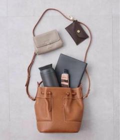 イアクッチ IACCUCCIレザーショルダーバッグ カラフルストラップ イアクッチ IACCUCCIレザーショルダーバッグ カラフルストラップ