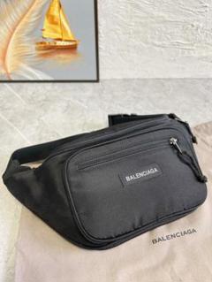 極美品〜美品✨バレンシアガ グラフィティ エクスプローラー レザー ボディバッグ BALENCIAGA グラフィティ エクスプローラー ボディバッグ