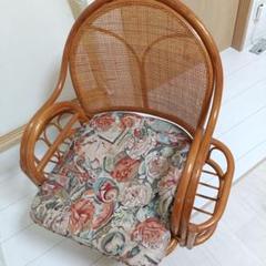 藤　ラタン製花柄クッションチェア