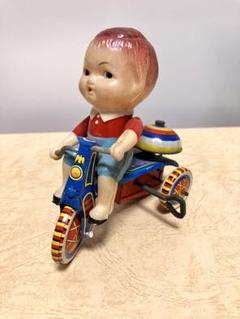 スペシャル特典 赤シャツ青ズボン女の子(だと思います)ゼンマイ式ベル付き三輪車 その他