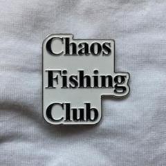白Chaos Fishing Club ピンズ カオスフィッシングクラブ ロゴのサムネイル