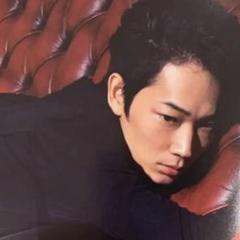 2025年最新】綾野剛 雑誌の人気アイテム - メルカリ