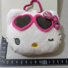 ハローキティ　ハートカラビナ付きぬいぐるみファスナーポーチ