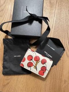 【専用】SAINT LAURENT ベージュ 三つ折り財布 2025年最新】Saint Laurent カラー：ベージュ系 三つ折り財布の