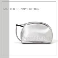 MASTER BUNNY EDITION エンボスロゴポーチ　シルバー