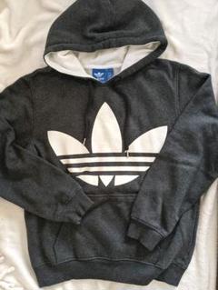 【入手困難】 adidas アディダス　パーカー　ビックロゴ　海外限定　美品 入手困難】 adidas アディダス パーカー ビックロゴ 海外限定 美