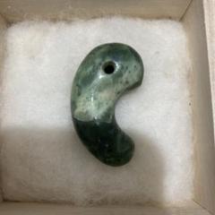 古墳期出土・秩父翡翠製勾玉（約4.2cm）】 - メルカリ