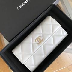憧れのマトラッセ長財布♡【CHANEL】ホワイト×ココマーク CHANEL】シャネル『マトラッセ ココマーク フラップウォレット