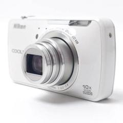 レトロ♡デジカメの人気が再燃♡ Nikon COOLPIX S8 充電器付き レトロ♡デジカメの人気が再燃♡ 隔て Nikon COOLPIX S8 充電器付き