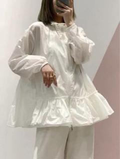 【最終値下げ】Moncler ギャザー　フリル　ナイロンジャケット　ホワイト 最終値下げ】Moncler ギャザー フリル ナイロンジャケット