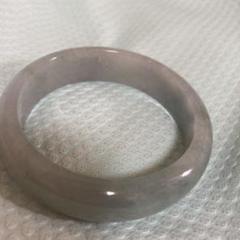 翡翠 バングル 幅15mm 内径63mm 優しく落ち着いた色合い ケース
