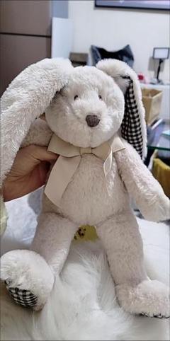ベージュのチェック耳ウサギぬいぐるみ