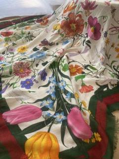美品/GUCCI 花柄 スカーフ 保存袋付きグッチ　バンダナ　ストール　ショール 美品/GUCCI 花柄 スカーフ 保存袋付きグッチ バンダナ ストール