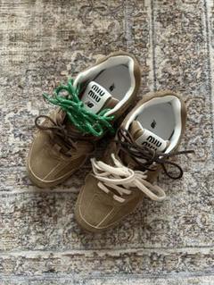 【MiuMiu】New Balance コラボスニーカー 激レア☆入手困難 2025年最新】new balance x miu miuの人気アイテム - メルカリ
