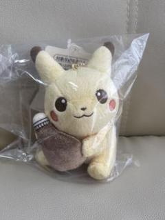 ポケモン セピアグラフティ ピカチュウ マスコット 缶バッジ ピカチュウ セピアグラフィティ発売。ぎゅっとビンを大事そうに