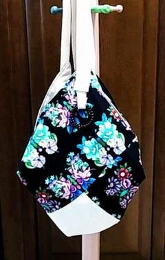 美しい蝶のチューリップ形バック*°♡ハンドメイド