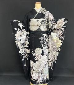 黒地　上品で落ち着いたくすみ系花柄の振袖フルセット 黒地上品で落ち着いたくすみ系花柄の振袖フルセット