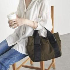【美品】PAPILLONNER スクエア樹脂パーツトートバッグ M カーキ