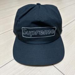 2025年最新】supreme kaws キャップの人気アイテム - メルカリ