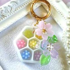 新作‼️七色金平糖と桜のボックス②　カラフル　キーホルダー　7色　和風　和菓子