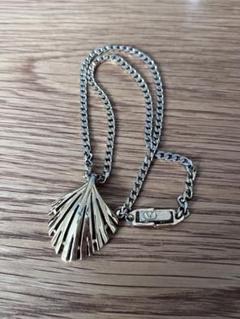 VALENTINO シェルモチーフ ネックレス ゴールド