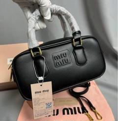 ✨Miu Miuブラックレザーハンドバッグ