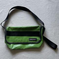 FREITAG メッセンジャーバッグ 緑/白 FREITAG メッセンジャーバッグ グリーン/ブラック - メルカリ