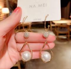 ピアス　プレゼント　ゴールド　上品 ♥️新商品♥️おしゃれ　海外　レディース