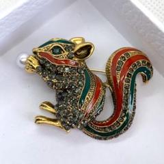 ラインストーン リス 栗鼠 ブローチ 赤系
