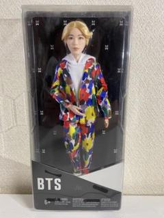 BTS マテルドール　ジン、テテ、ググ Amazon.com: Mattel BTS 11-in Jin Fashion Doll, Based on