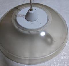 透明のライトシェードと蛍光灯照明器具のセット