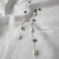 #394 淡水パールホワイト×バロックグレー5連チェーンピアス/イヤリング変更可