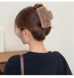 ヘアクリップ　ファー　もこもこ　ぬいぐるみ　バンスクリップ　ブラウン　韓国