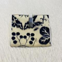 希少　美品　GUCCI グッチ　花柄　フラワー　ナイロンキャンバス　銀ロゴ　白 希少 美品 GUCCI グッチ 花柄 フラワー ナイロンキャンバス 銀