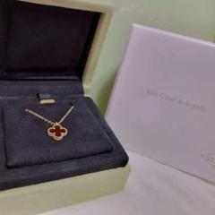 Van Cleef & Arpels スウィートアルハンブラ ペンダント