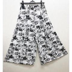 新品 ワイドパンツ ガウチョパンツ 白黒アート柄