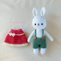 ハンドメイド　うさぎさんのあみぐるみ