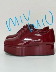 年末のプロモーション特価！ Miu メルカリ - プラットフォームシューズ バーガンディ Miu 靴