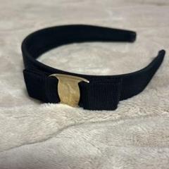 Ferragamo フェラガモ　カチューシャ　ゴールドバックル フェラガモ カチューシャ ブラック/ゴールド 344311 (FERRAGAMO