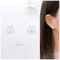 no.645紫陽花みたいな 小さなお花のピアス or イヤリング アジサイ