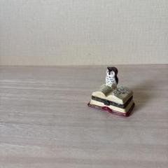 磁器製　フクロウの小物入れ　ピルケース　アクセサリーケース　置物　磁器人形