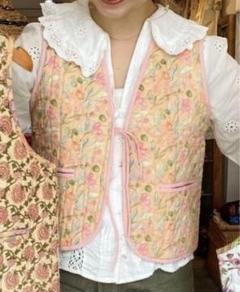 【値下げ】1点物 スザニ刺繍とブロックプリント リバーシブルベスト 最終値下げ】1点物 スザニ刺繍とブロックプリント リバーシブル