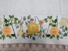手作り【緻密な刺繍と手編みレースのピアノカバー】一点物